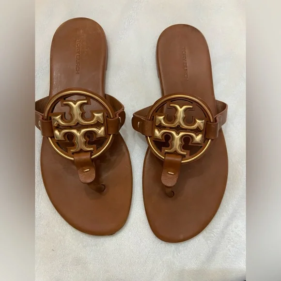 Tory Burch Miller Sandals Brown Leather Gold Logo Thong Flats - Picture 9 of 9
